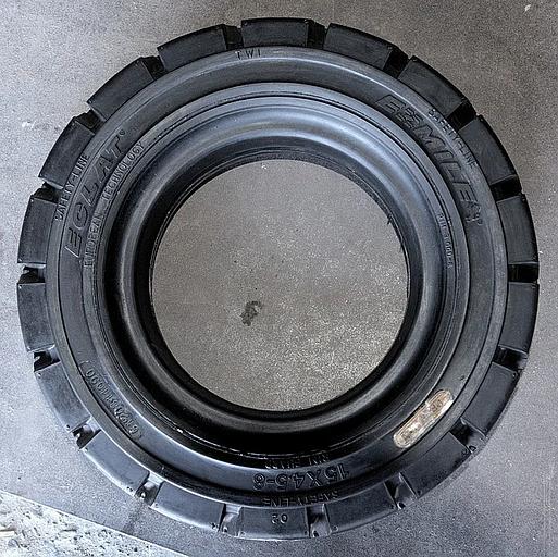 Шина массивная 15х4.5-8 (125/75-8, 15х4 1/2-8) 3.00D BKT MAGLIFT STD фото 4