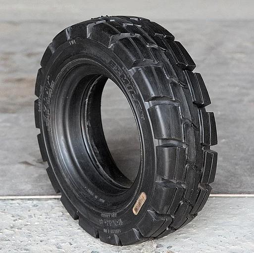 Шина массивная 15х4.5-8 (125/75-8, 15х4 1/2-8) 3.00D BKT MAGLIFT STD фото 6