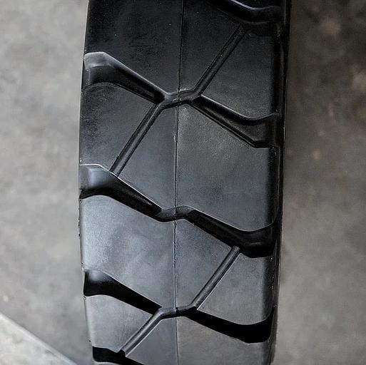 Шина массивная 18X7-8 (180/70-8) 4.33R BKT MAGLIFT STD фото 4