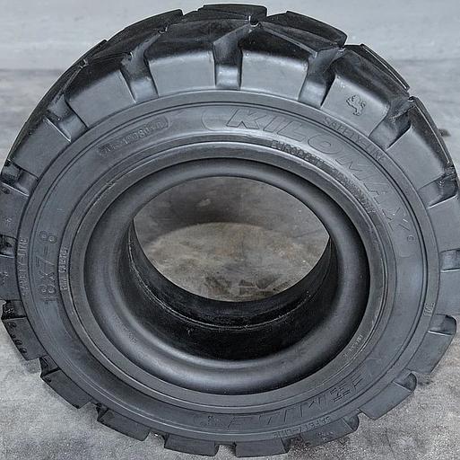 Шина массивная 18X7-8 (180/70-8) 4.33R BKT MAGLIFT STD фото 6