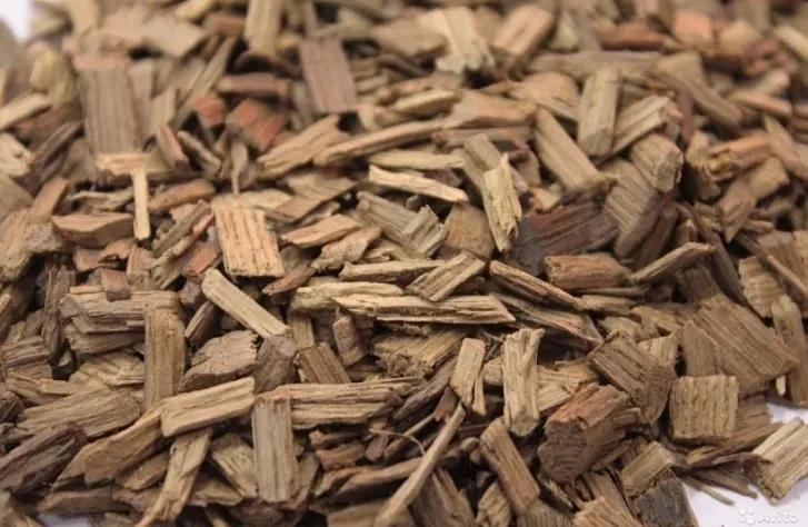 Дубовая щепа средний обжиг для настаивания напитков Своя Настойка 100 г ОПТ фото 2