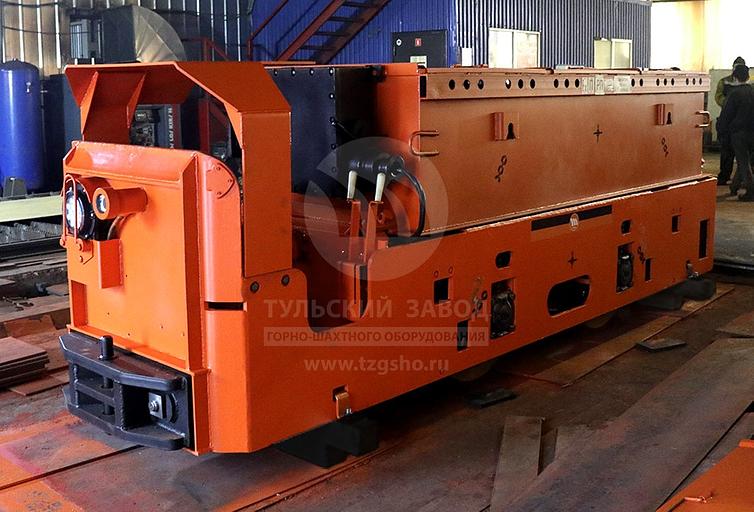 Шахтный аккумуляторный электровоз АРВ7-550У5 фото 1