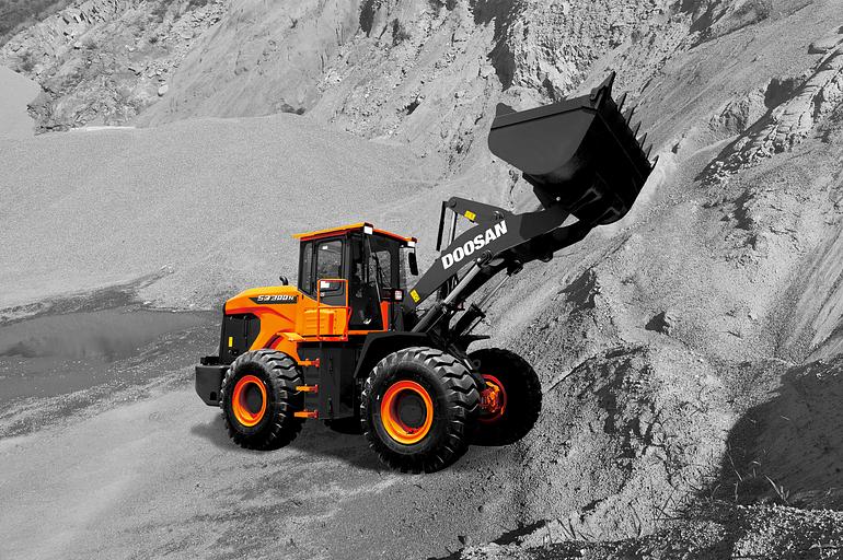 SD Колесный погрузчик SD300N фото 1