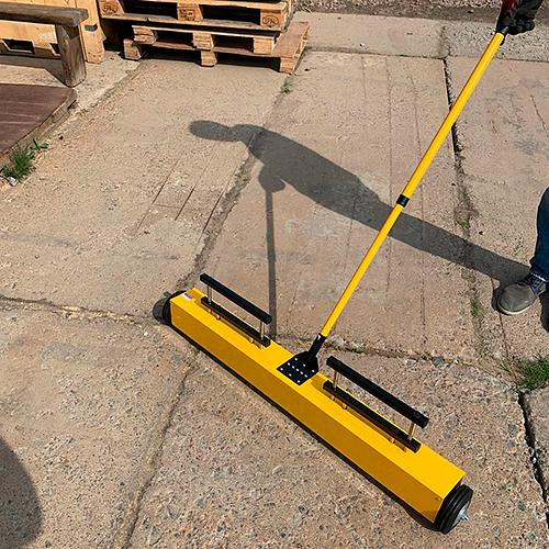 Магнитный телескопический сборщик на колёсах с системой очистки, 1000 мм фото 3