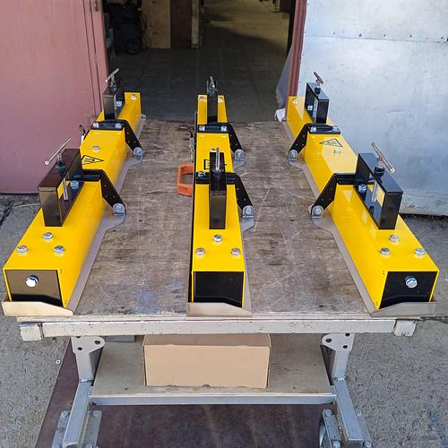 Магнитный подборщик для вилочного погрузчика с системой очистки фото 4