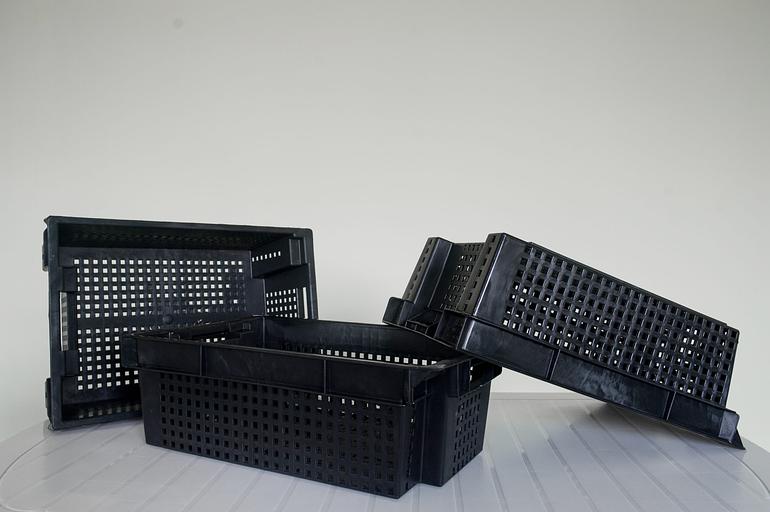 Ящик пластиковый овощной цветной 600×400×200 мм фото 8