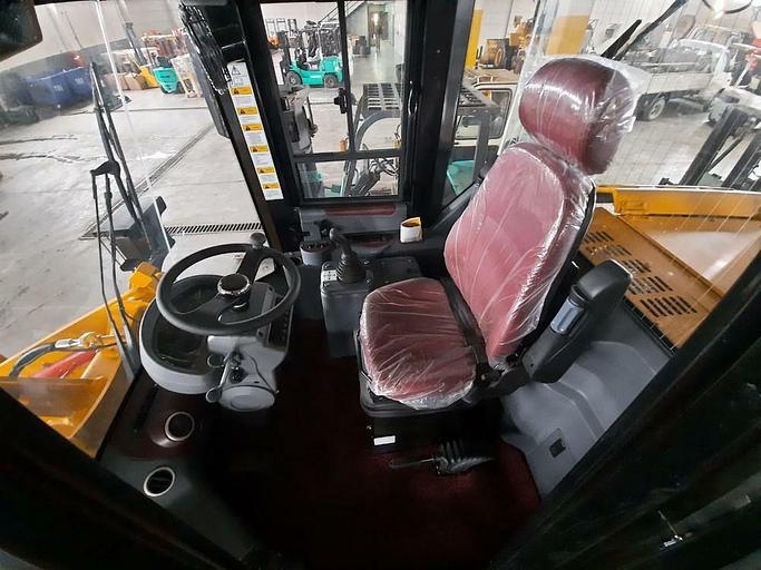 Фронтальный погрузчик Lonking CDM835 фото 3