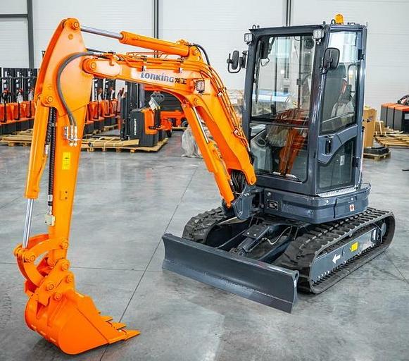 Мини-экскаватор Lonking CDM6025 фото 1