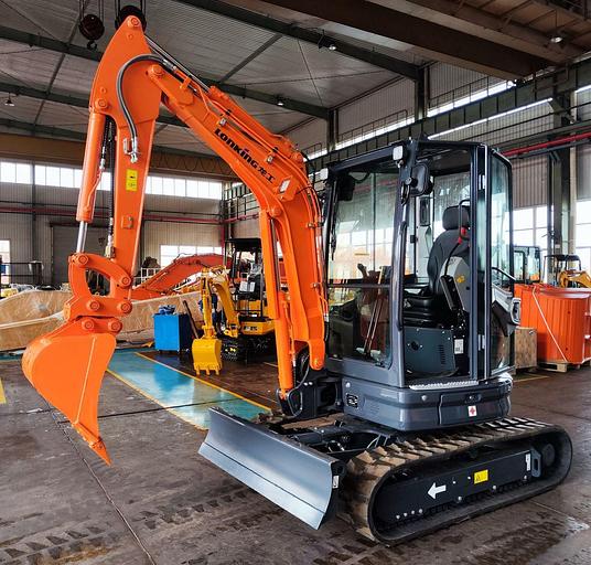 Мини-экскаватор Lonking CDM6025 фото 2