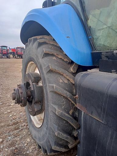 Трактор New Holland T8040 фото 3