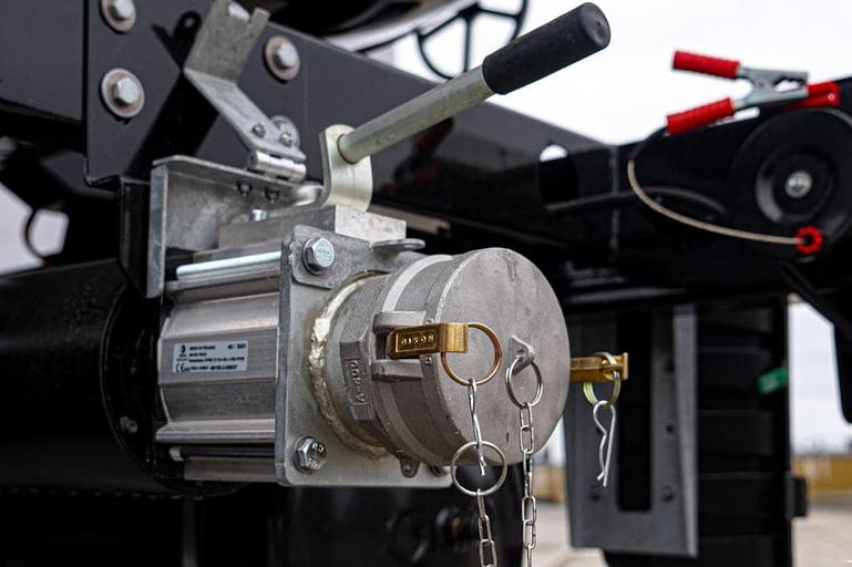 Битумовоз 36 м³ трёхосный 914220-01 фото 4