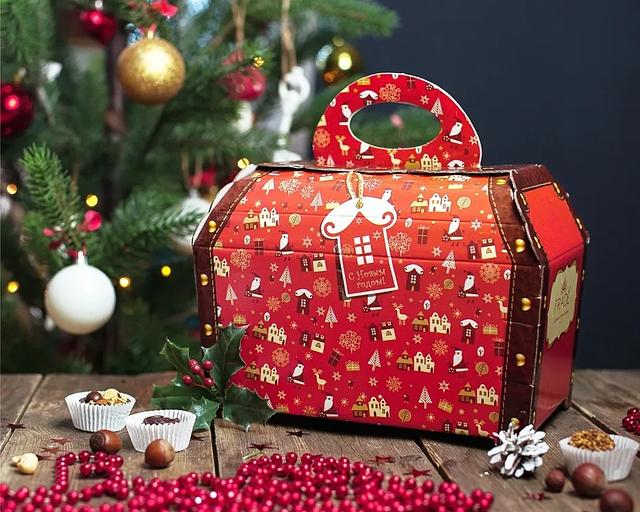 Коробка шоколада ручной работы Fradе́ «Сундук» 1330 г фото 5