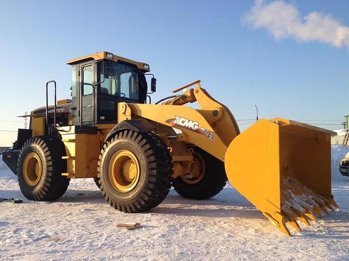 Фронтальный погрузчик XCMG LW500F фото 1