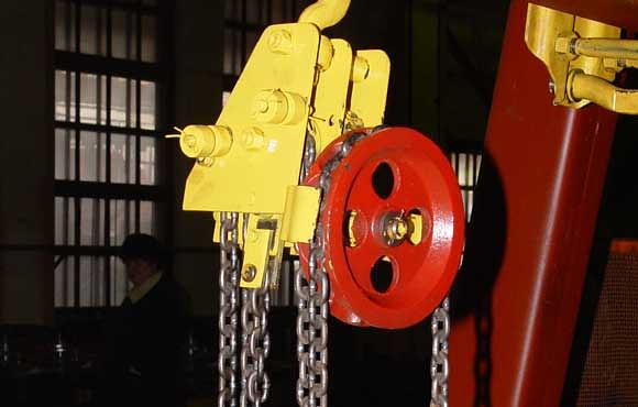 Таль ручная червячная передвижная двухскоростная г/п 5.0 и 8.0 т. ТУ 24.00.4911-2006 фото 1