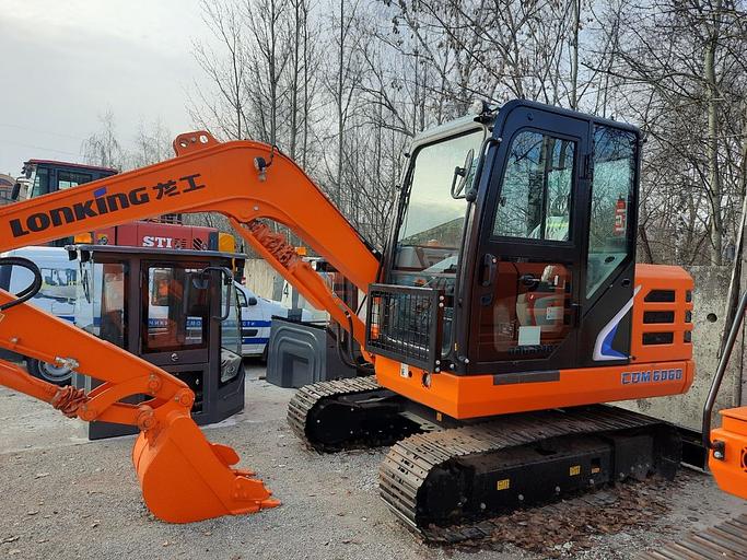 Гусеничный экскаватор «Lonking CDM6060» фото 2