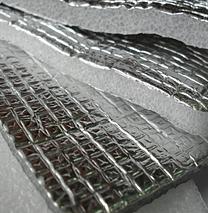 Подложка из вспененного полиэтилена с отражающим слоем из алюминиевой фольги Изопол НПЭ 02Ф фото 1