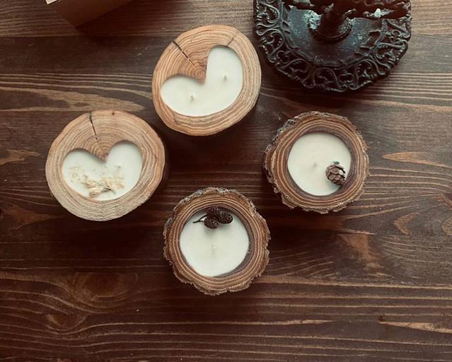 Свеча из кокосового воска Razzo room в деревянном подсвечнике ОПТ фото 2