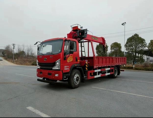 Автомобиль грузовой-бортовой Sinotruk Hauman 4x2 с крановой установкой г/п 8 т фото 3