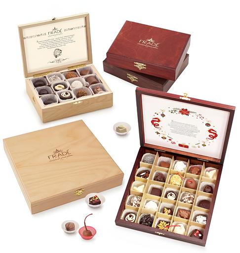Коробка шоколадных конфет ручной работы Fradе́ «Деревянная шкатулка» 12 конфет, 168 г фото 1
