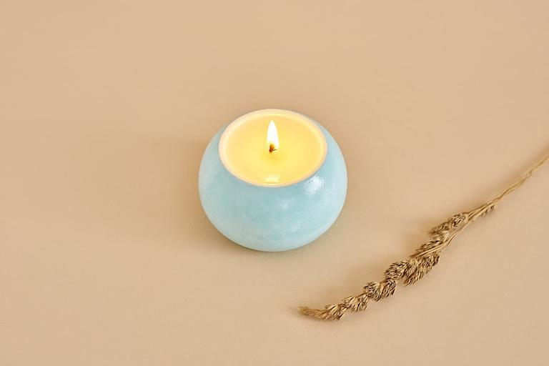 香味大豆蜡蜡烛 Eden touch “Ball” 石膏烛台，白色 фото 3